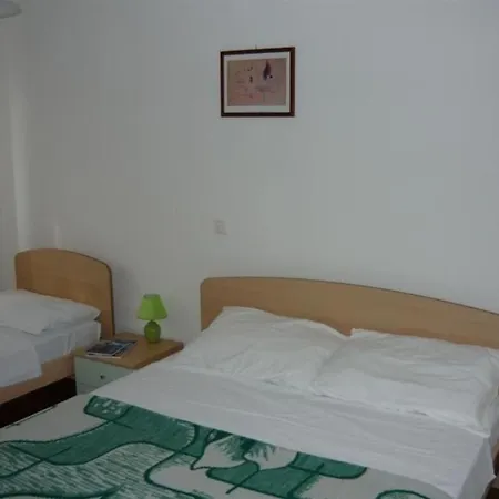 Apartamento In Barbat Mit Terrasse Und Grill Barbat na Rabu