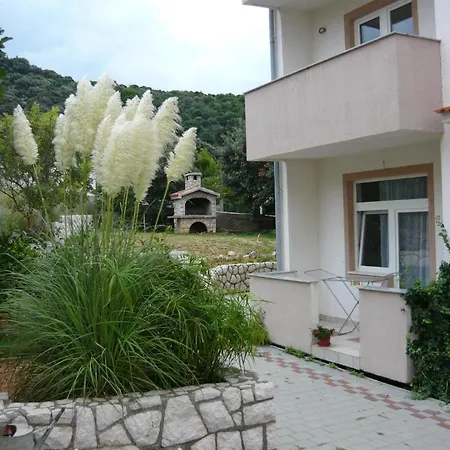In Barbat Mit Terrasse Und Grill Apartment *